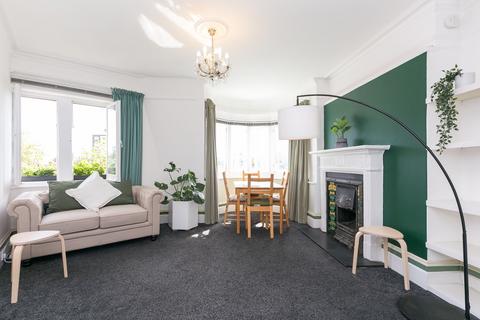 3 bedroom flat for sale, Hammersmith Bridge Road, London W6