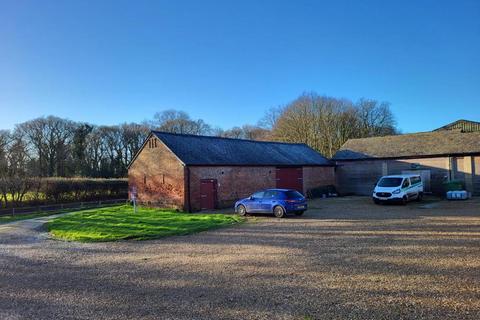 Warehouse to rent, Beckley Barn 1, Beckley Farm, Beckley, Christchurch, Hampshire