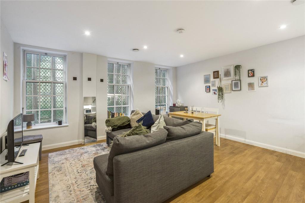 Sitting/Dining Area