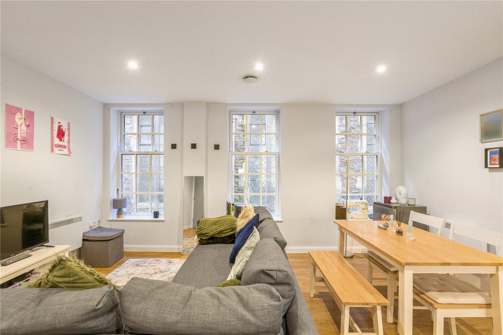 Sitting/Dining Area