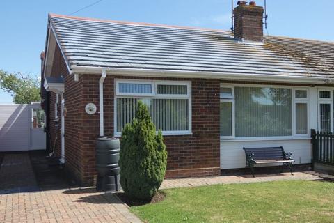 2 bedroom semi-detached bungalow to rent, South Street, Whitstable, CT5