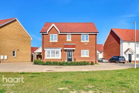 4 bedroom detached house for sale, Dunlop Gardens, Maldon