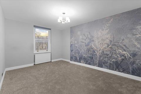 3 bedroom apartment to rent, Royal Crescent, London, W11