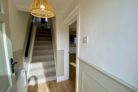 2 Waterloo Crescent, Bradford, BD10 0NQ