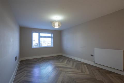 2 bedroom apartment to rent, 285 Stratford Road, Solihull B90