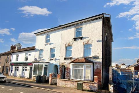 3 bedroom end of terrace house for sale, Barden Road, Tonbridge