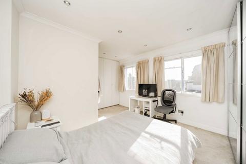 2 bedroom flat to rent, Battersea Rise, London SW11