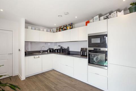 2 bedroom flat for sale, Creekside, London SE8