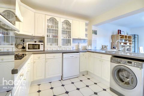 3 bedroom end of terrace house for sale, Meadoway, Steeple Claydon