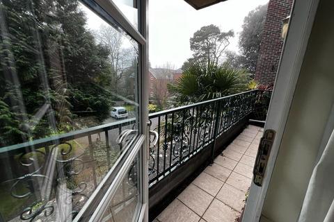 2 bedroom flat to rent, Branksome Wood Road, Bournemouth