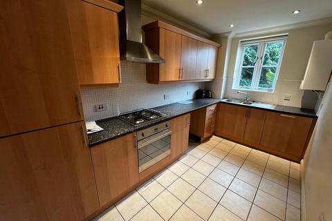 2 bedroom flat to rent, Branksome Wood Road, Bournemouth