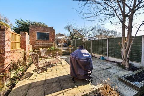 135 Stanley Avenue, Romford, RM2 5DB