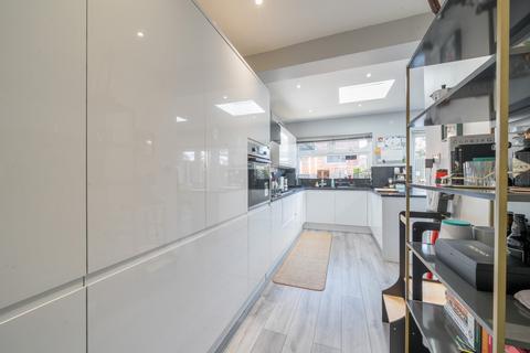 135 Stanley Avenue, Romford, RM2 5DB