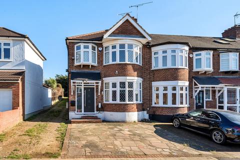 135 Stanley Avenue, Romford, RM2 5DB
