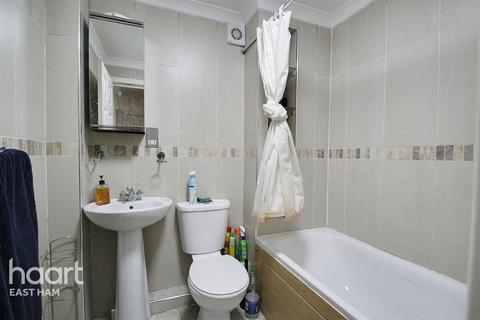 2 bedroom flat to rent, Snowshill Road, LONDON