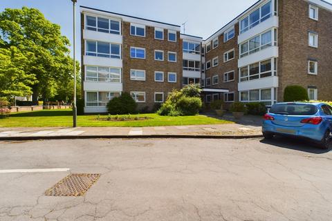 2 bedroom flat to rent, Queens Court, Queens Road, Cheltenham, GL50