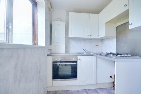 1 bedroom flat to rent, Nestles Avenue, Hayes, UB3