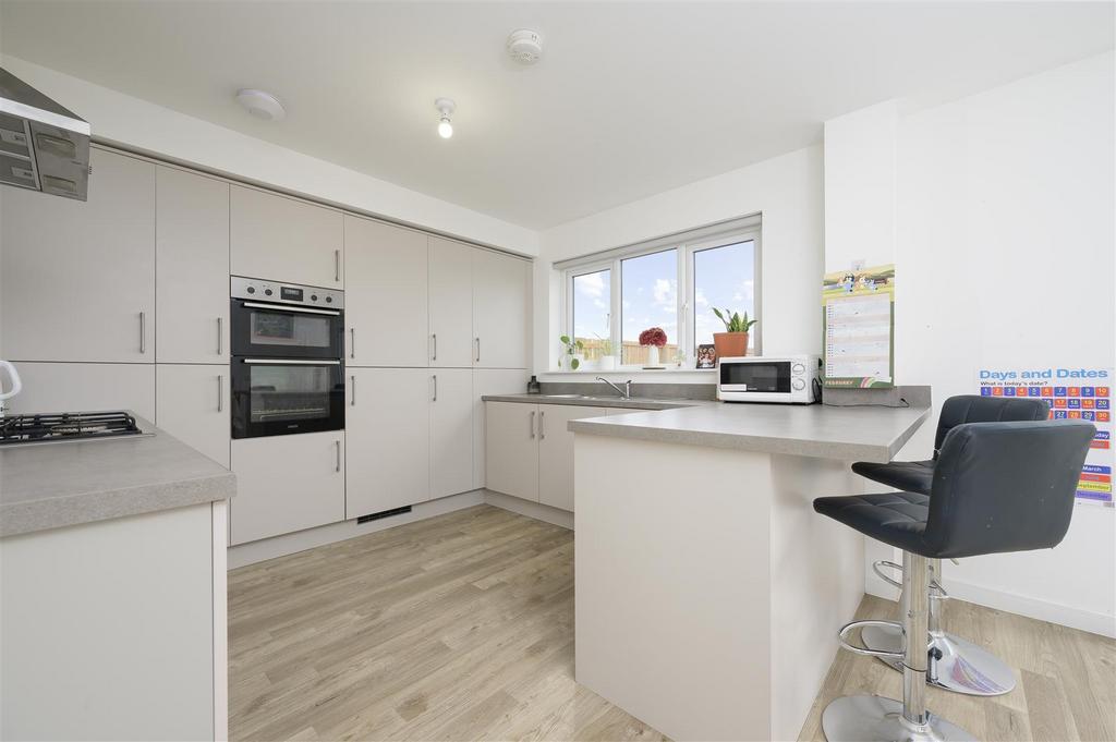 24 Jenny Mc Callum Way 015.jpg