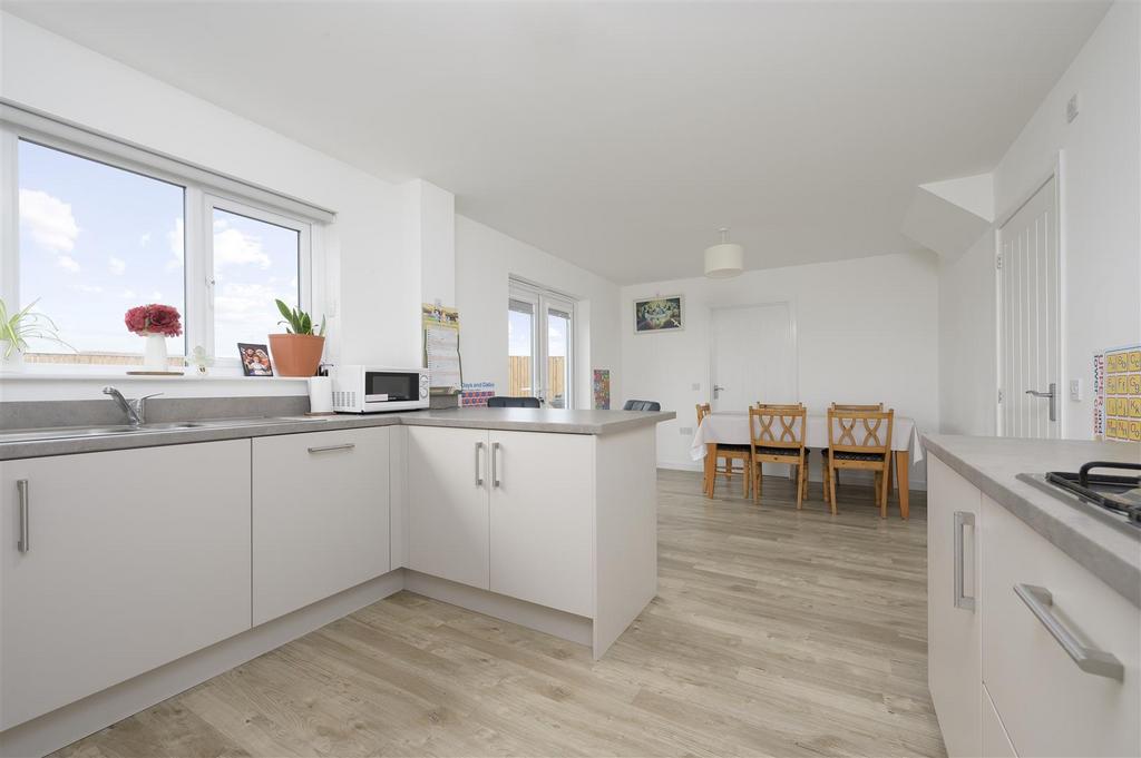 24 Jenny Mc Callum Way 016.jpg