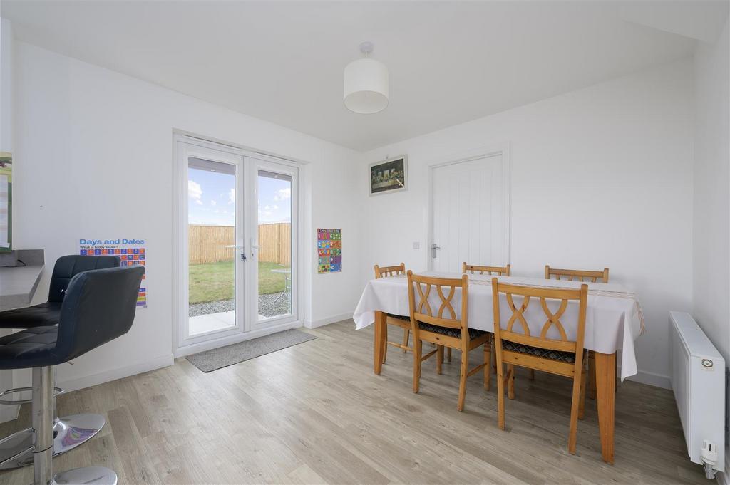 24 Jenny Mc Callum Way 020.jpg
