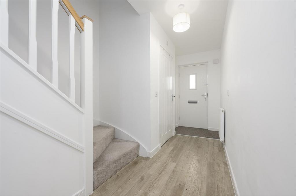 24 Jenny Mc Callum Way 005.jpg
