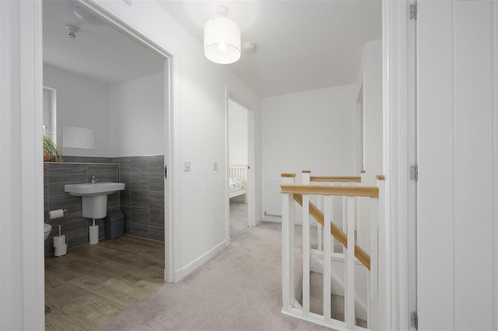 24 Jenny Mc Callum Way 023.jpg