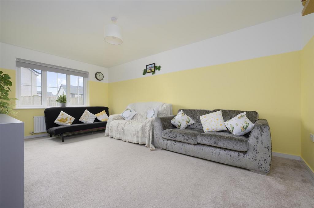 24 Jenny Mc Callum Way 007.jpg