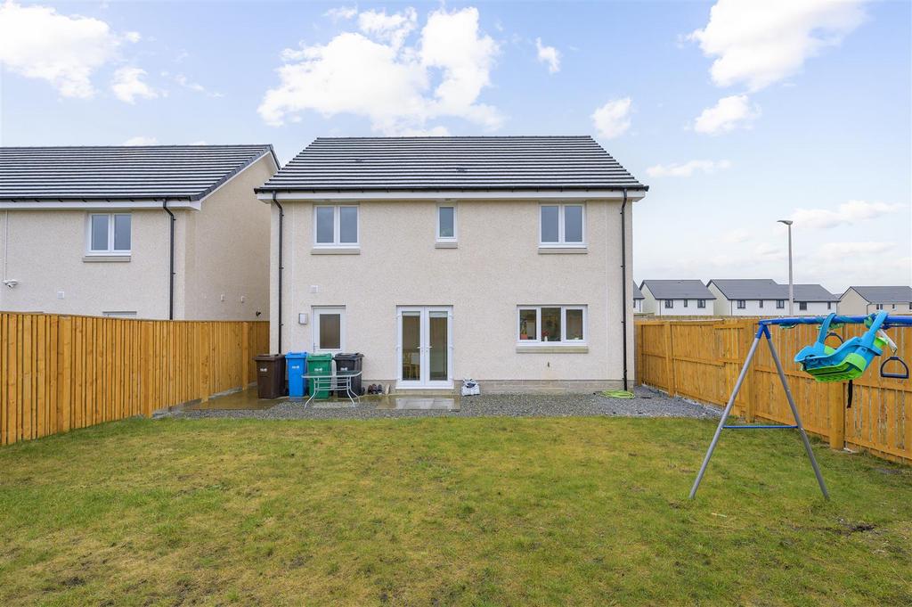 24 Jenny Mc Callum Way 045.jpg