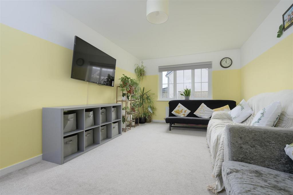 24 Jenny Mc Callum Way 008.jpg
