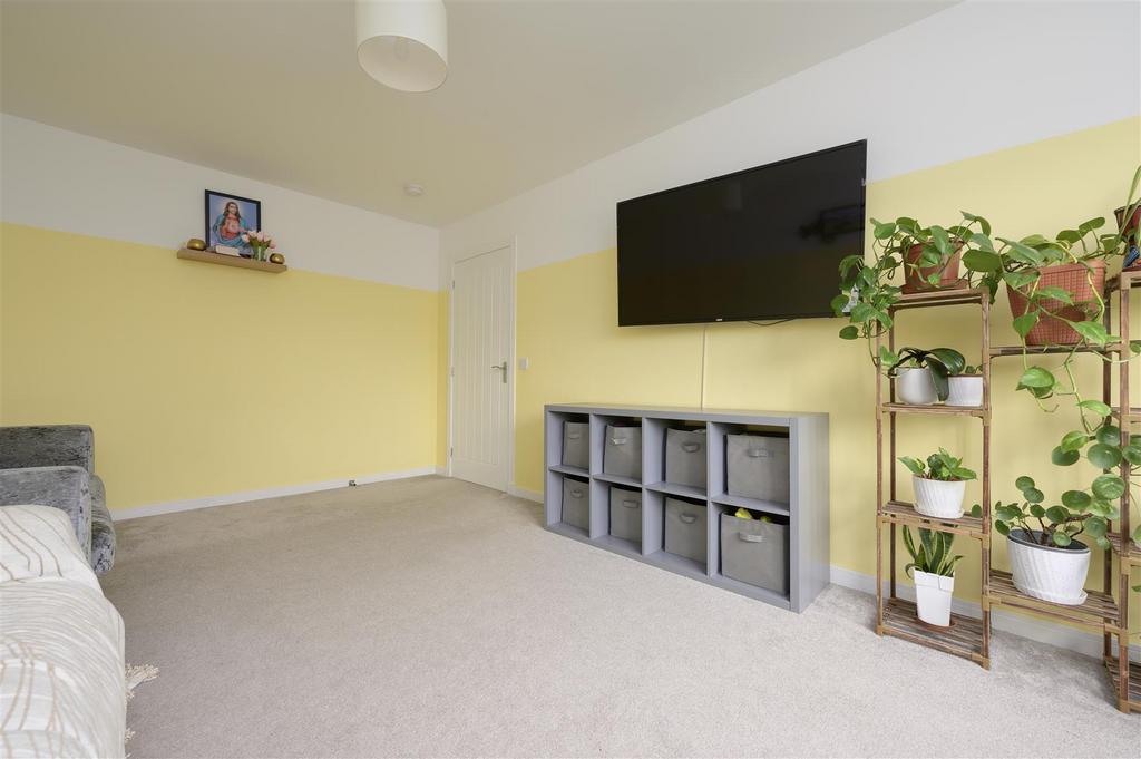 24 Jenny Mc Callum Way 011.jpg
