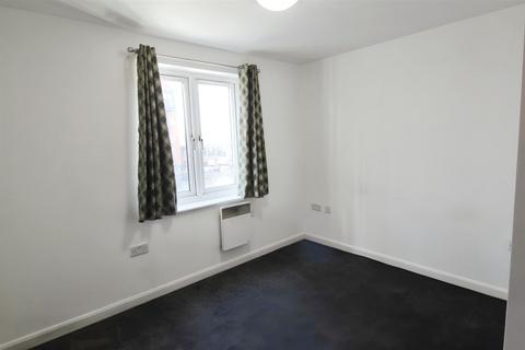 2 bedroom flat to rent, Mill Street, Slough