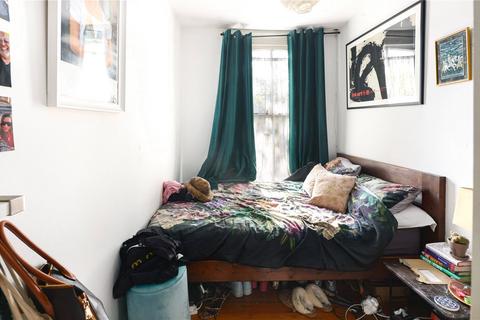 2 bedroom flat for sale, Clifden Road, Hackney, London, E5
