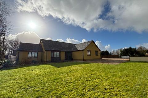 4 bedroom detached bungalow for sale, Llanllwni, Pencader, SA39