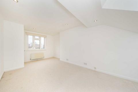 3 bedroom end of terrace house for sale, Fulwell Road, Teddington TW11