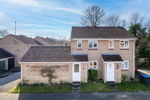 15 Cedar Way, Haywards Heath, RH16 3TZ