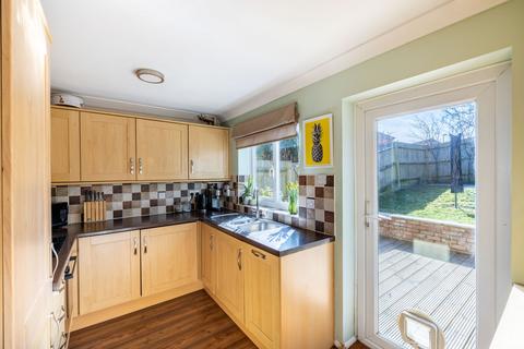 15 Cedar Way, Haywards Heath, RH16 3TZ