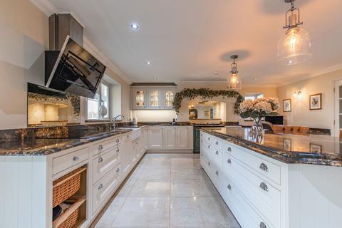 undefined, Holme Hale