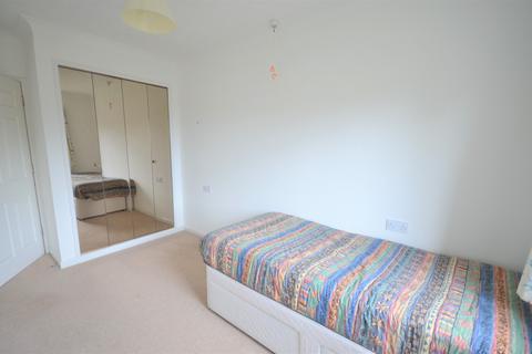 2 bedroom flat to rent, Denehyrst Court, York Road, Guildford, GU1