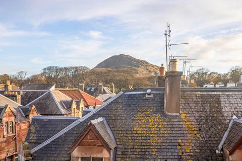21h Melbourne Place, North Berwick, EH39 4JR