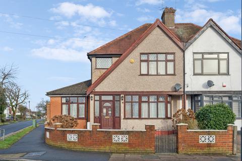 4 bedroom semi-detached house for sale, Hillcroft Avenue, Pinner HA5