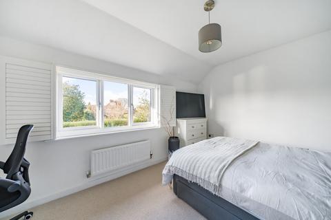 2 bedroom semi-detached house for sale, Oakbourne Avenue, West End, Woking, GU24