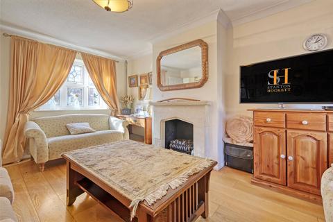 3 bedroom semi-detached house for sale, Carlyle Gardens, Billericay, Essex, CM12