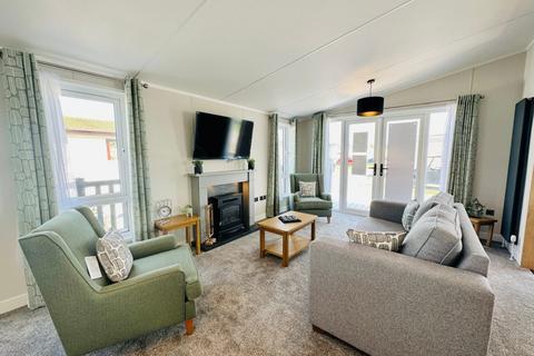 2 bedroom lodge for sale, Chichester Lakeside Holiday Park