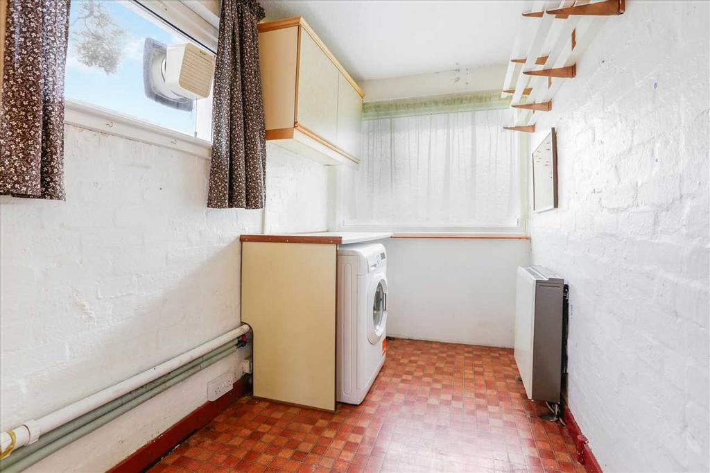 Utility Room (1)