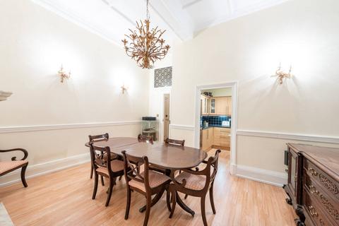 2 bedroom flat to rent, Queens Gate, Kensington, London, SW7