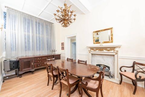 2 bedroom flat to rent, Queens Gate, Kensington, London, SW7