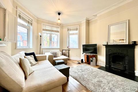 3 bedroom flat to rent, Chichele Road, Willesden, NW2