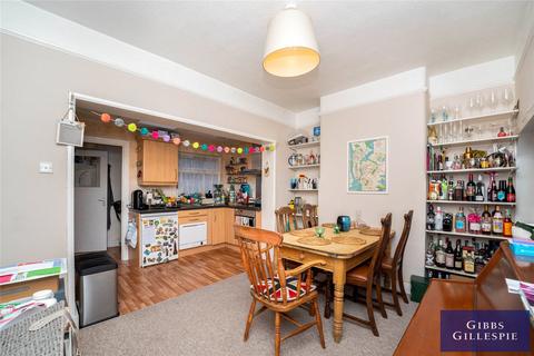 2 bedroom house to rent, Cranmer Avenue, London, W13