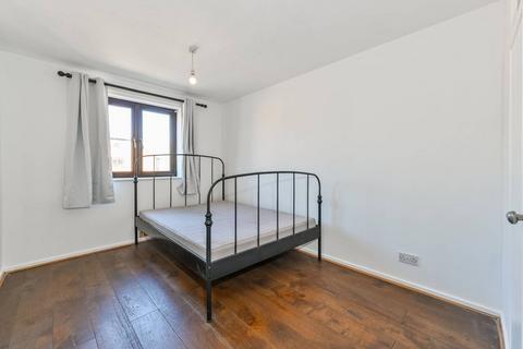 2 bedroom flat to rent, Riverside Close, Clapton, London, E5