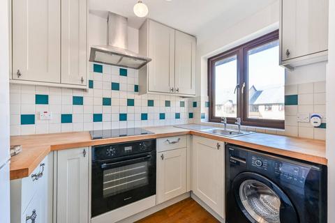 2 bedroom flat to rent, Riverside Close, Clapton, London, E5